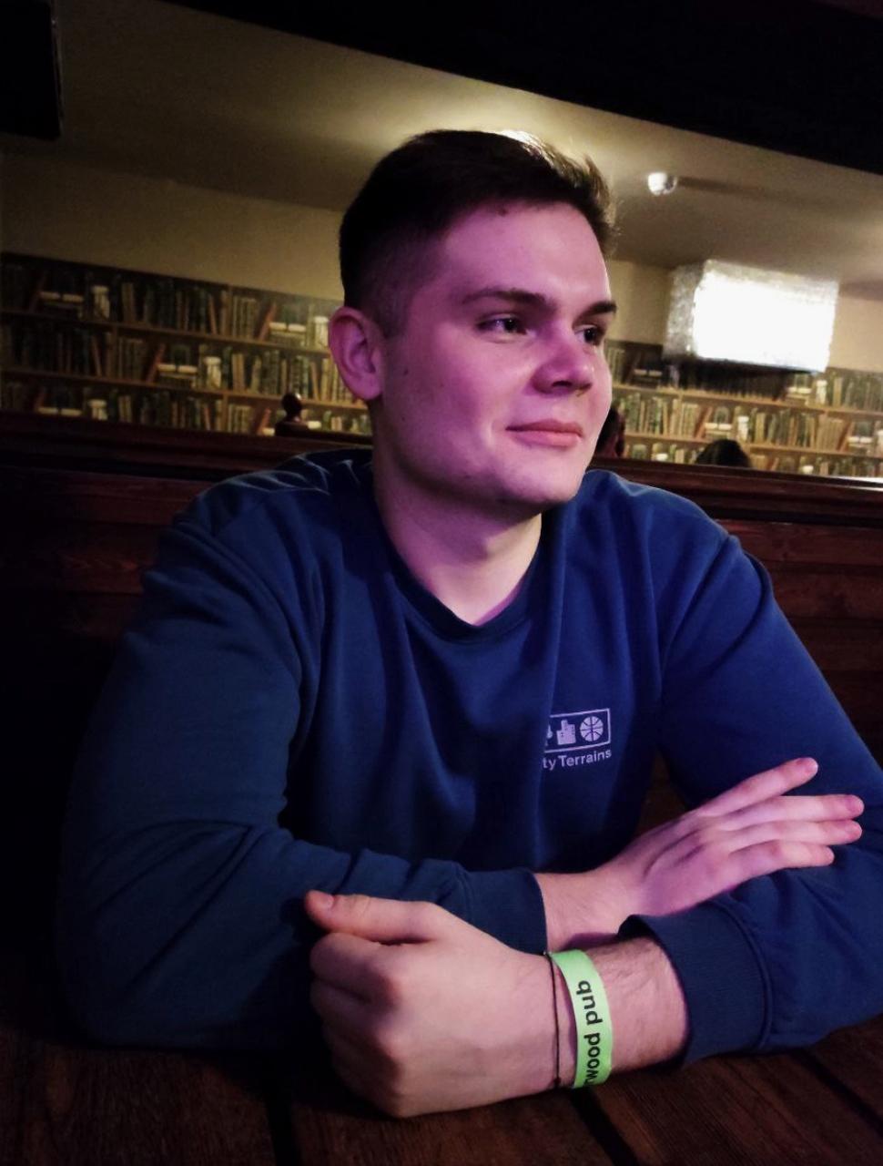 Владислав Захаров